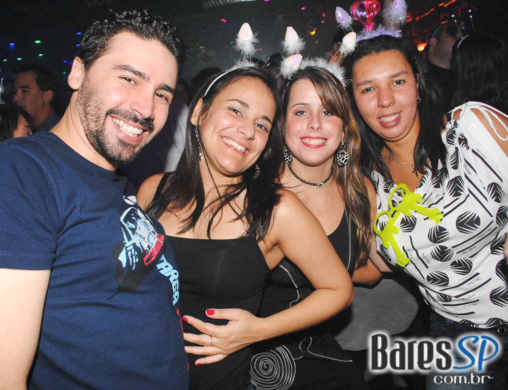 Saturday Night Fever no Akbar Lounge & Disco Saturday Night Fever no Akbar Lounge & Disco