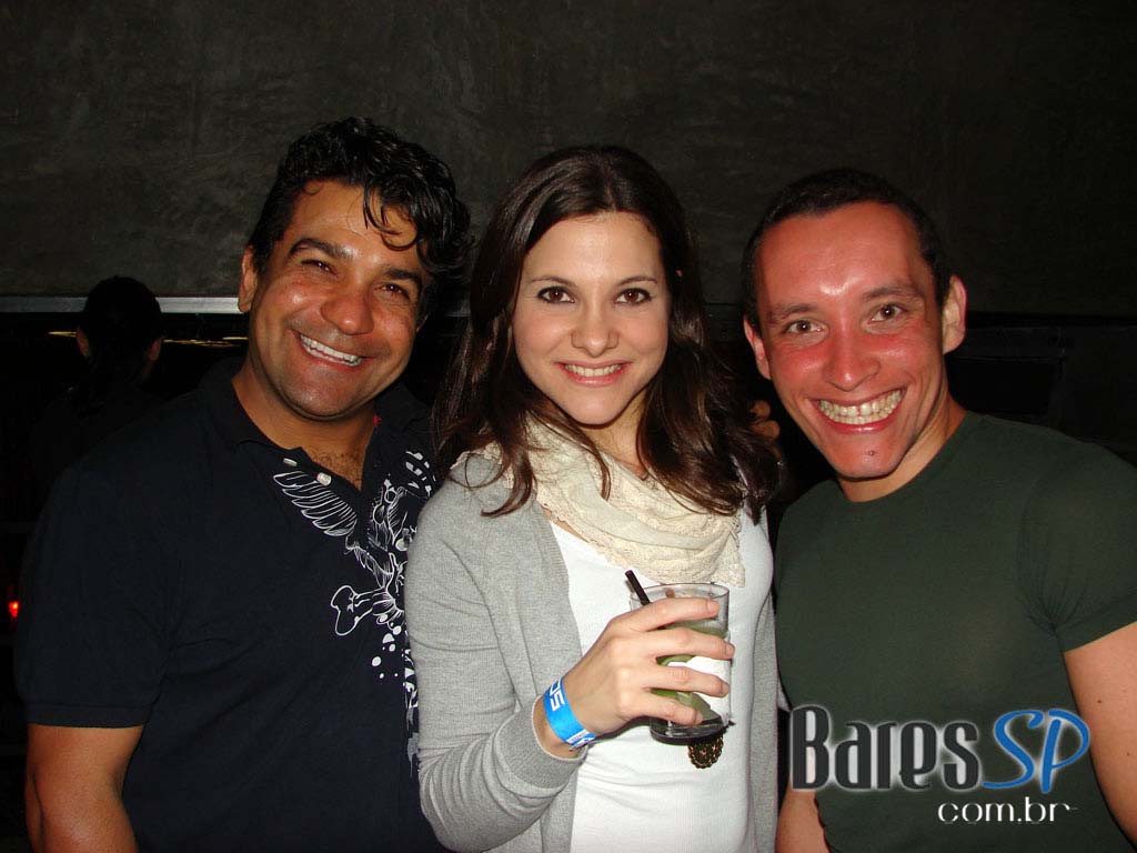 Fafá de Belém ataca de Dj na festa Domingo no Parque do Sonique Bar Fafá de Belém ataca de Dj na festa Domingo no Parque do Sonique Bar