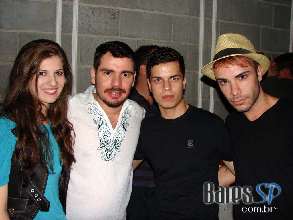 Fafá de Belém ataca de Dj na festa Domingo no Parque do Sonique Bar Fafá de Belém ataca de Dj na festa Domingo no Parque do Sonique Bar