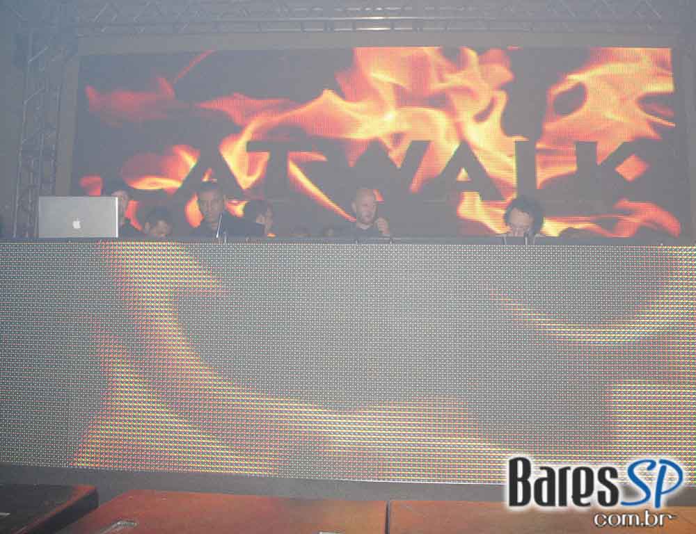 Mark Farina e Pete Heller agitam Party com Top DJs Internacionais em São Paulo Mark Farina e Pete Heller agitam Party com Top DJs Internacionais em São Paulo