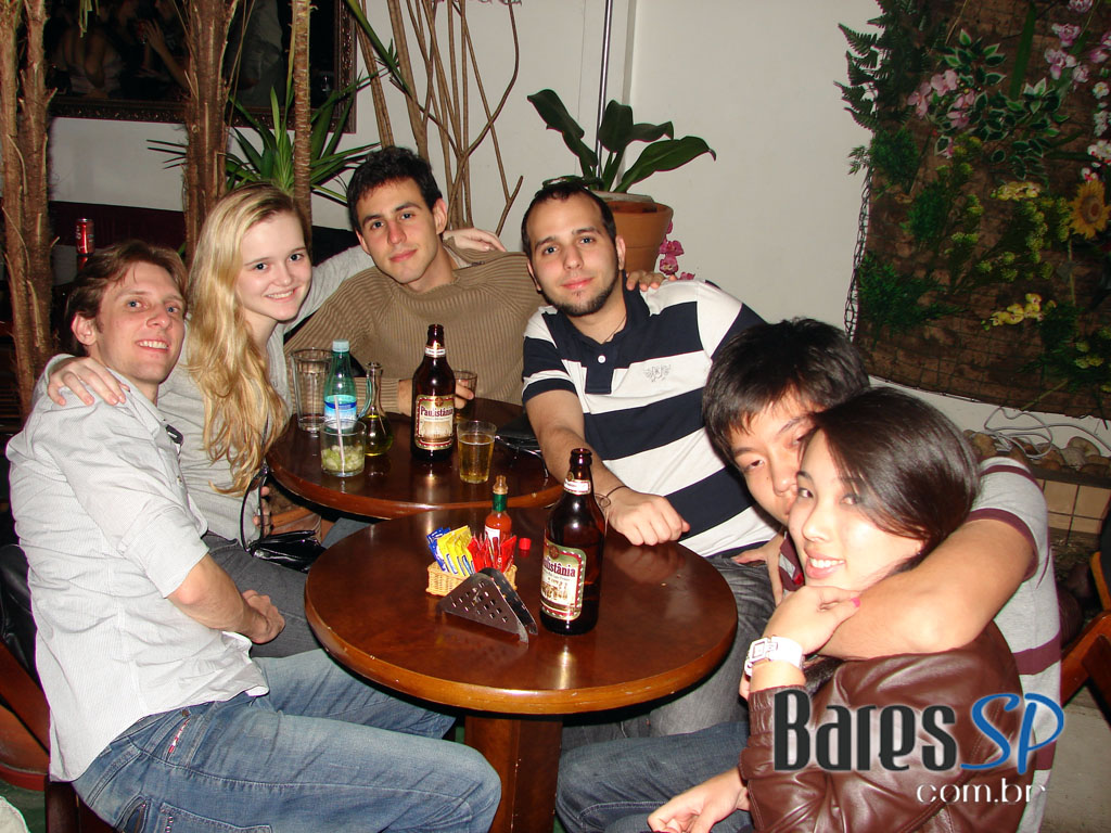 Sábado de diversão no Hot Seria, região central de São Paulo Sábado de diversão no Hot Seria, região central de São Paulo