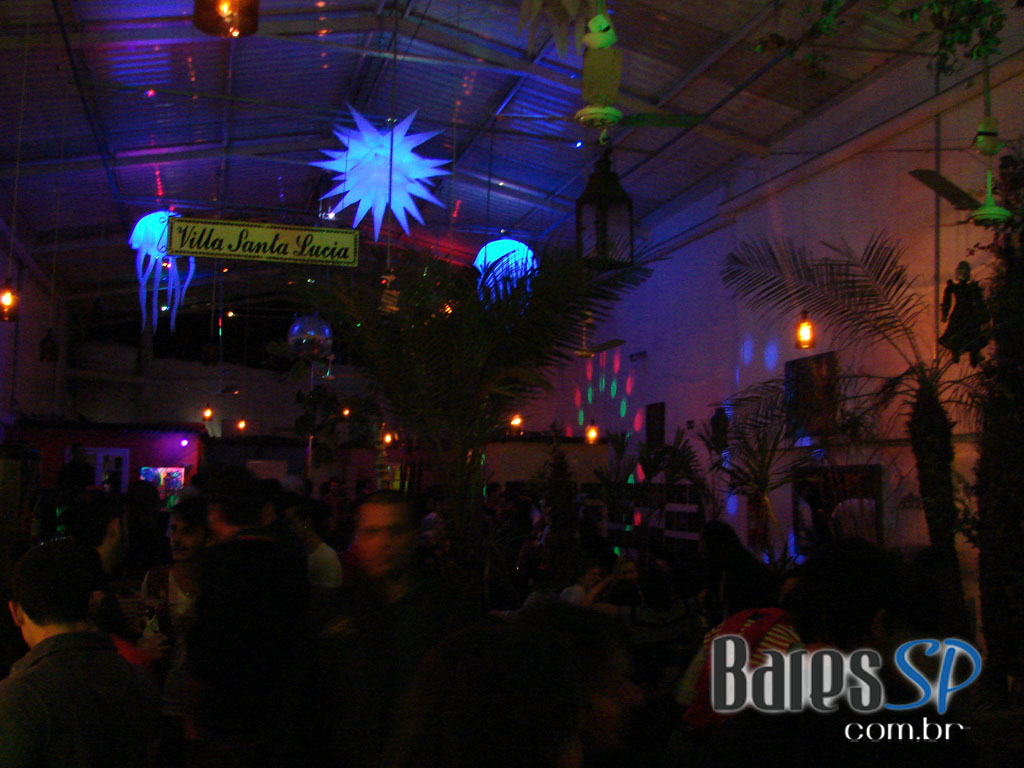 Sábado de diversão no Hot Seria, região central de São Paulo Sábado de diversão no Hot Seria, região central de São Paulo