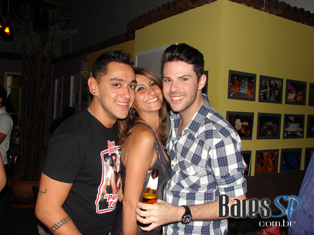 Sábado de diversão no Hot Seria, região central de São Paulo Sábado de diversão no Hot Seria, região central de São Paulo