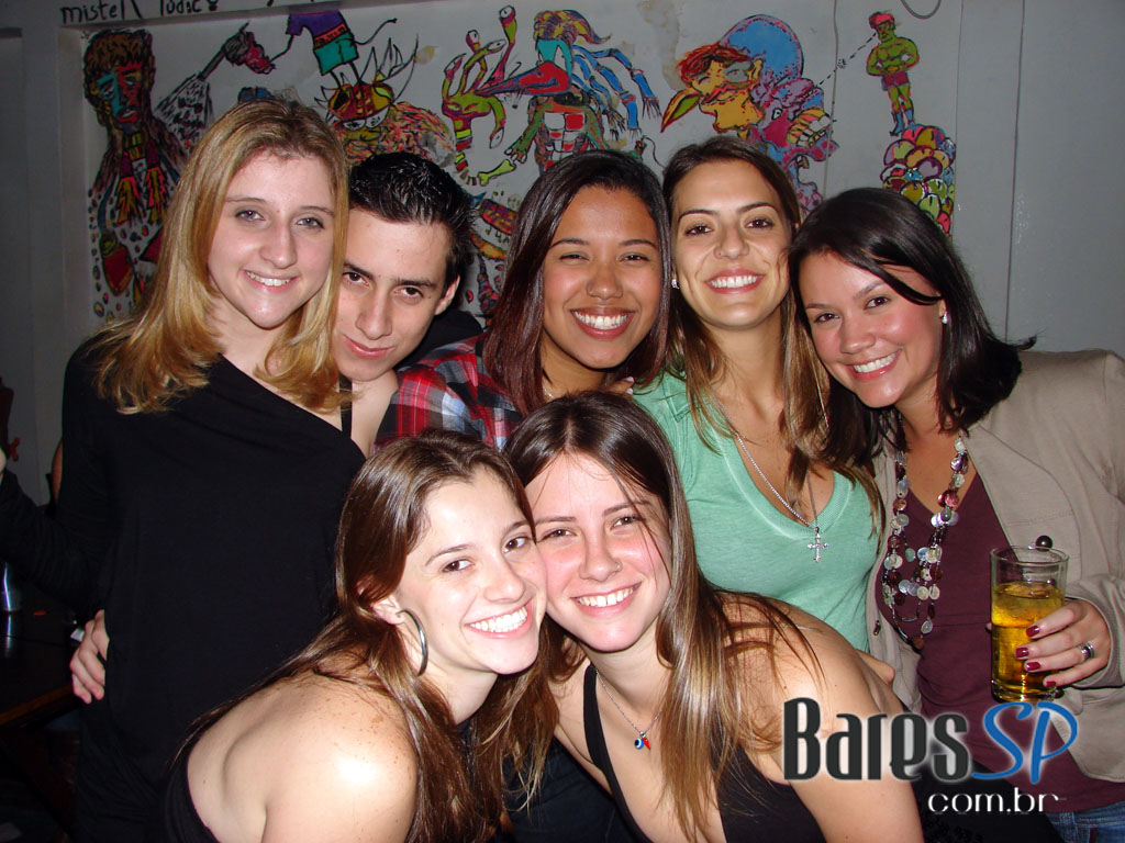 Sábado de diversão no Hot Seria, região central de São Paulo Sábado de diversão no Hot Seria, região central de São Paulo