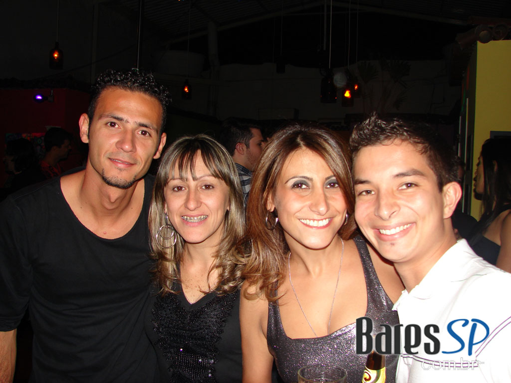 Sábado de diversão no Hot Seria, região central de São Paulo Sábado de diversão no Hot Seria, região central de São Paulo