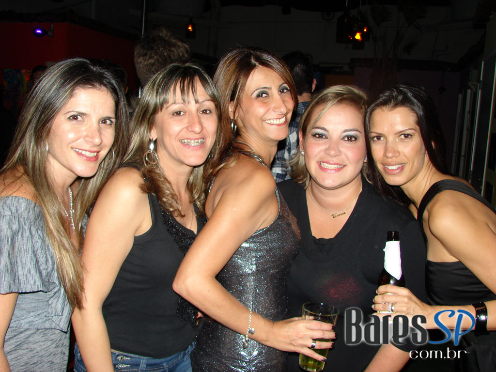 Sábado de diversão no Hot Seria, região central de São Paulo Sábado de diversão no Hot Seria, região central de São Paulo