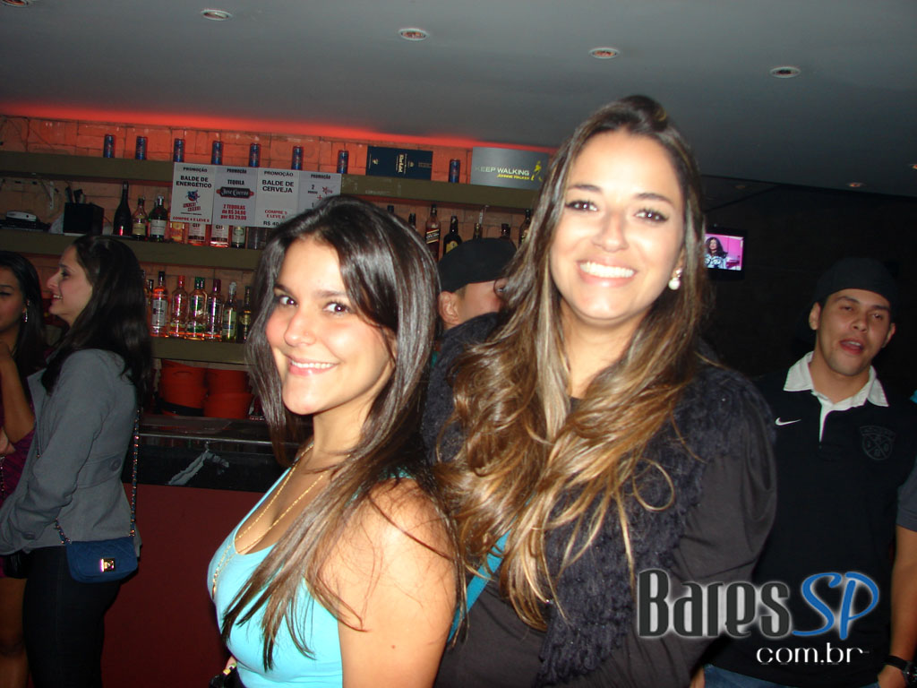 Grupo Pixote canta sucessos no palco do Salinas Grupo Pixote canta sucessos no palco do Salinas