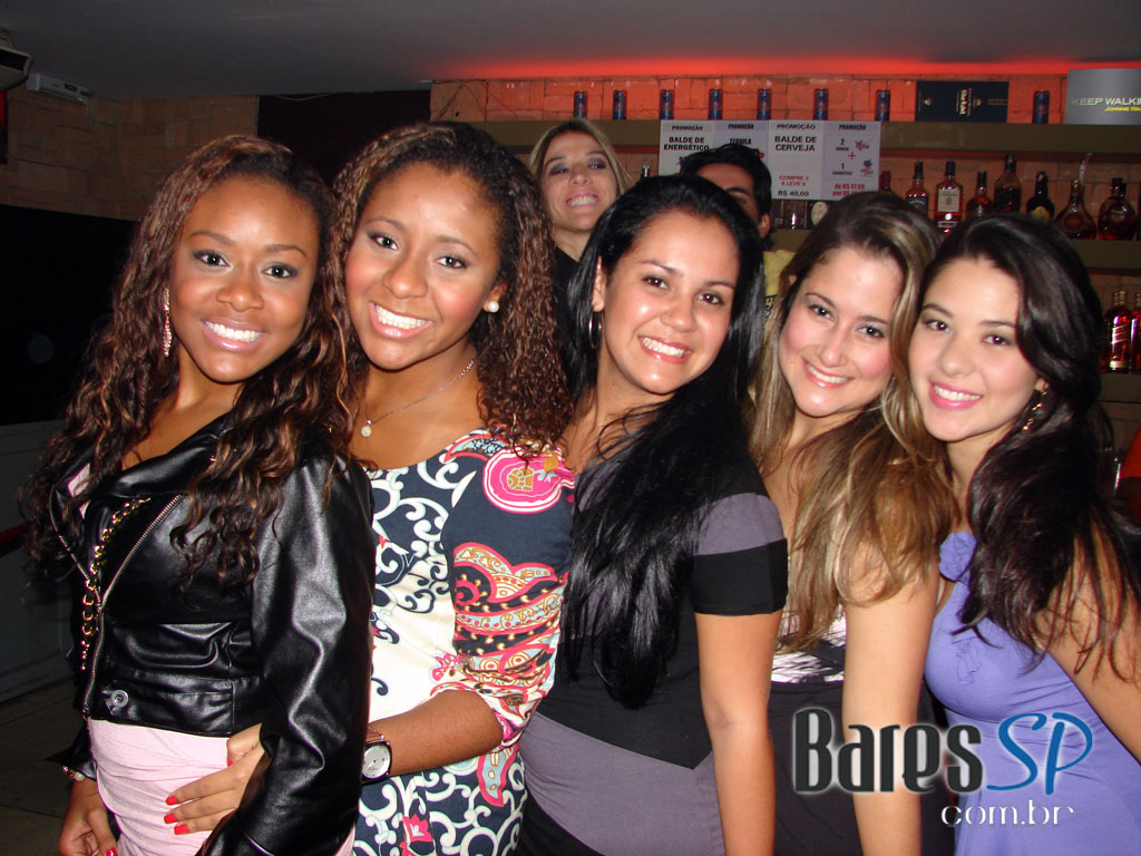 Grupo Pixote canta sucessos no palco do Salinas Grupo Pixote canta sucessos no palco do Salinas