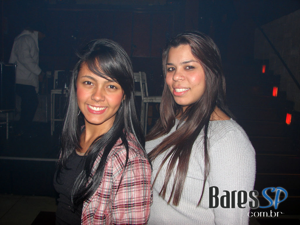 Grupo Pixote canta sucessos no palco do Salinas Grupo Pixote canta sucessos no palco do Salinas