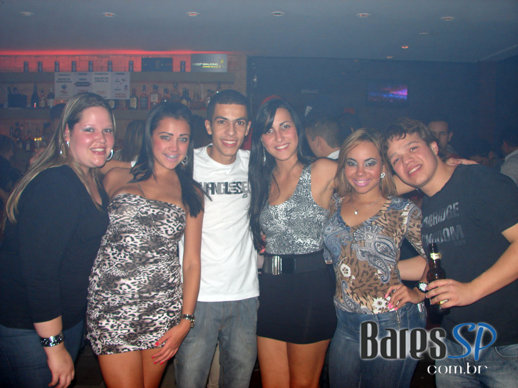 Grupo Pixote canta sucessos no palco do Salinas Grupo Pixote canta sucessos no palco do Salinas