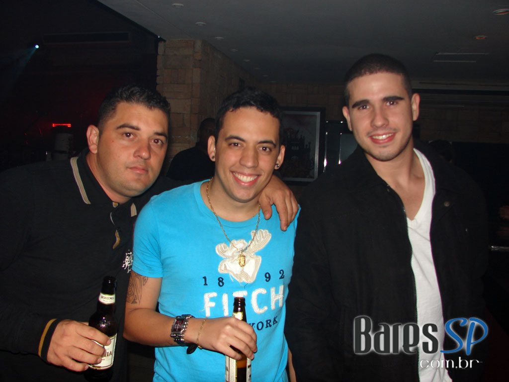 Grupo Pixote canta sucessos no palco do Salinas Grupo Pixote canta sucessos no palco do Salinas