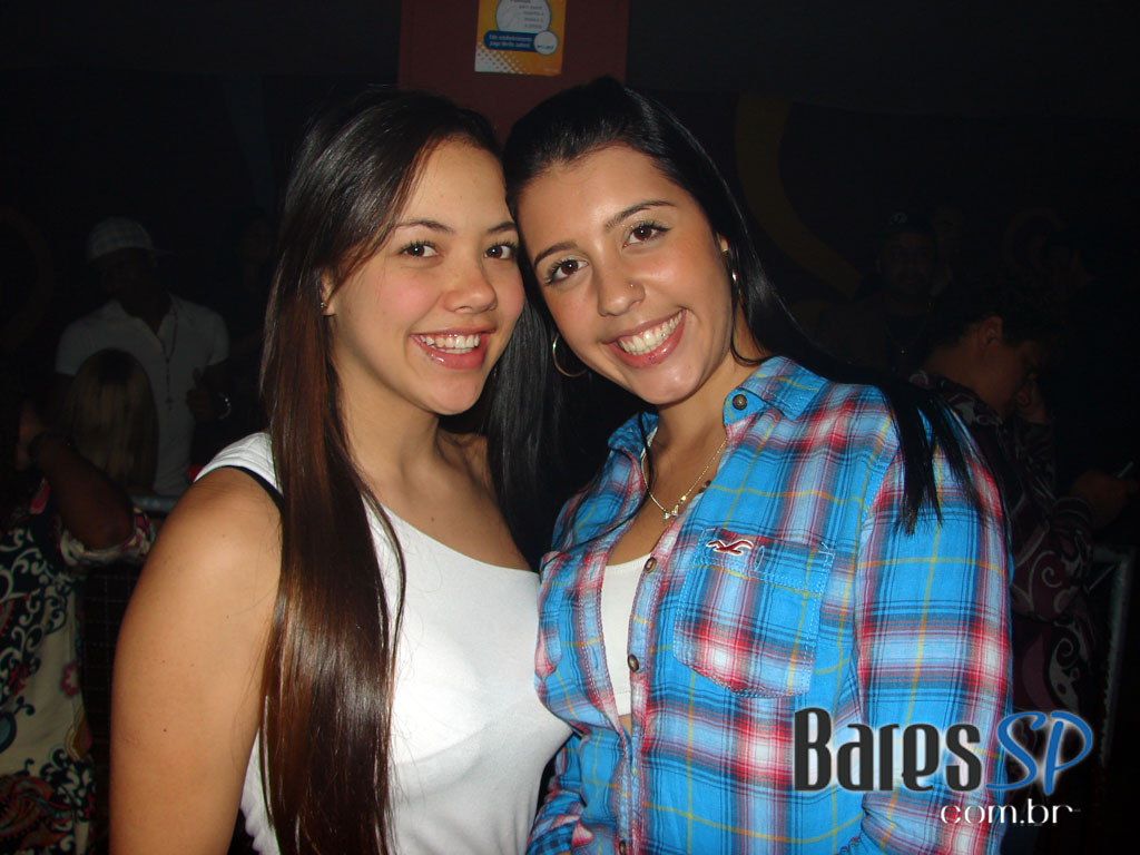 Grupo Pixote canta sucessos no palco do Salinas Grupo Pixote canta sucessos no palco do Salinas