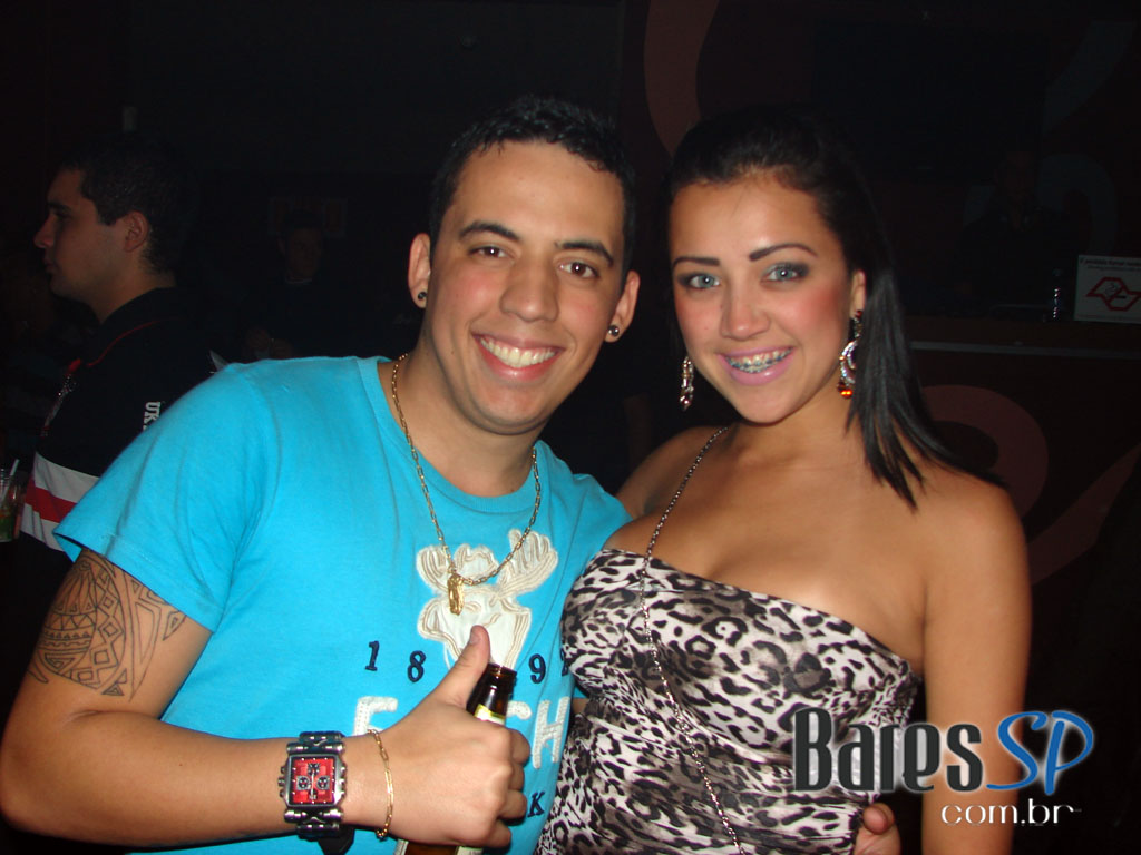 Grupo Pixote canta sucessos no palco do Salinas Grupo Pixote canta sucessos no palco do Salinas