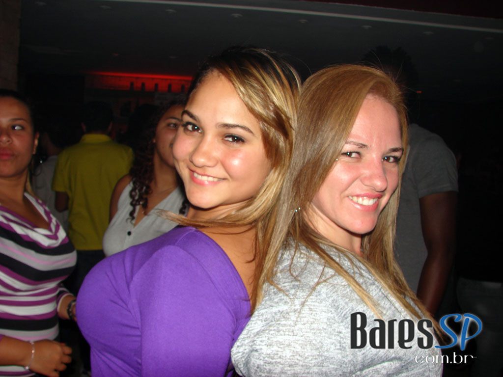 Grupo Pixote canta sucessos no palco do Salinas Grupo Pixote canta sucessos no palco do Salinas