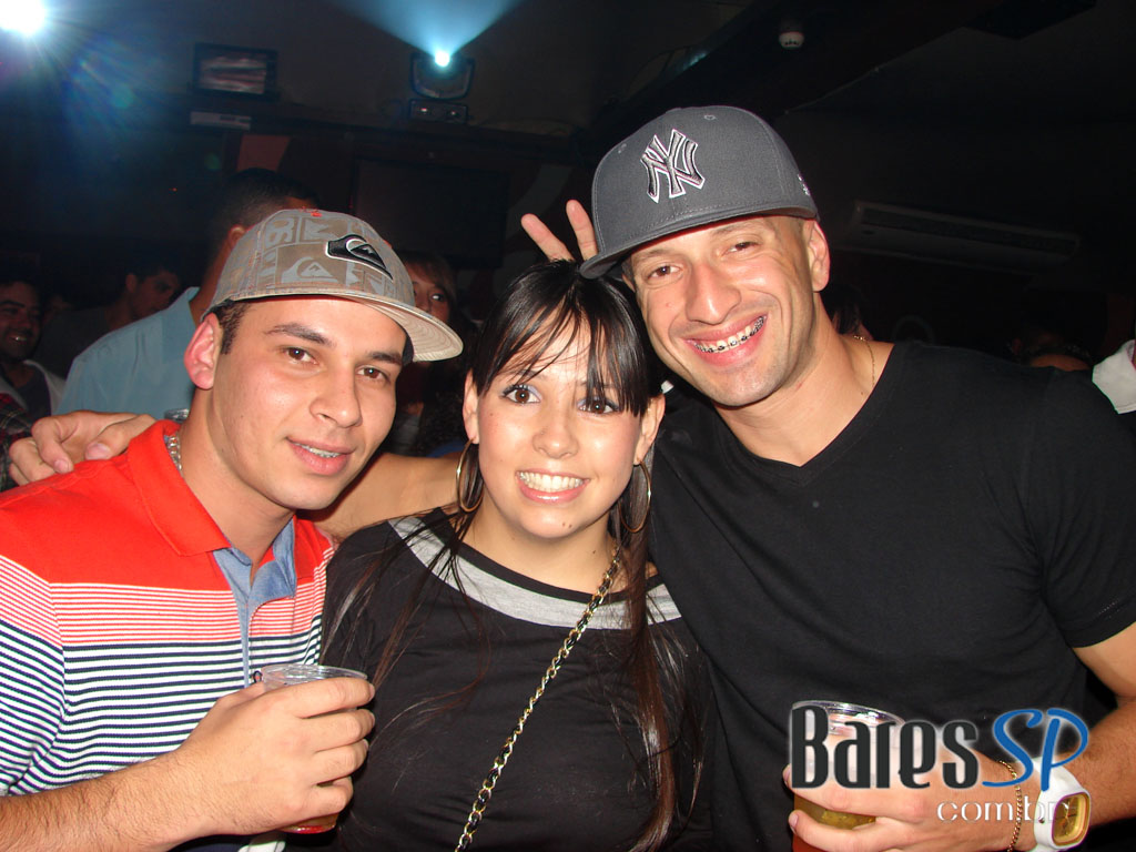 Grupo Pixote canta sucessos no palco do Salinas Grupo Pixote canta sucessos no palco do Salinas