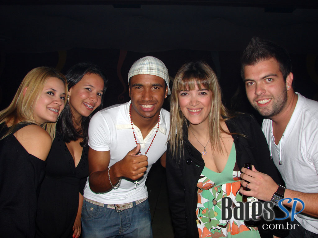 Grupo Pixote canta sucessos no palco do Salinas Grupo Pixote canta sucessos no palco do Salinas