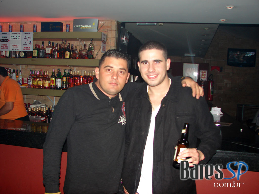 Grupo Pixote canta sucessos no palco do Salinas Grupo Pixote canta sucessos no palco do Salinas