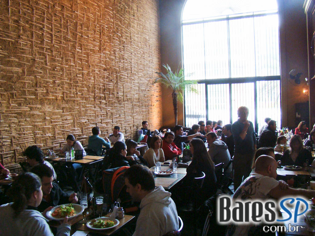 Dona Flor na final do futebol europeu com promoção Heineken Dona Flor na final do futebol europeu com promoção Heineken