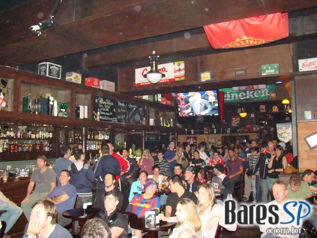 Rhino Pub na final do futebol europeu com promoção Heineken Rhino Pub na final do futebol europeu com promoção Heineken