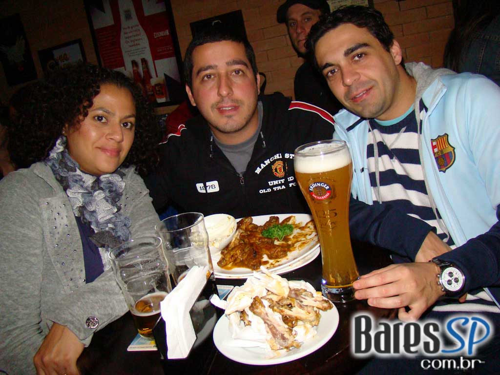 Rhino Pub na final do futebol europeu com promoção Heineken Rhino Pub na final do futebol europeu com promoção Heineken