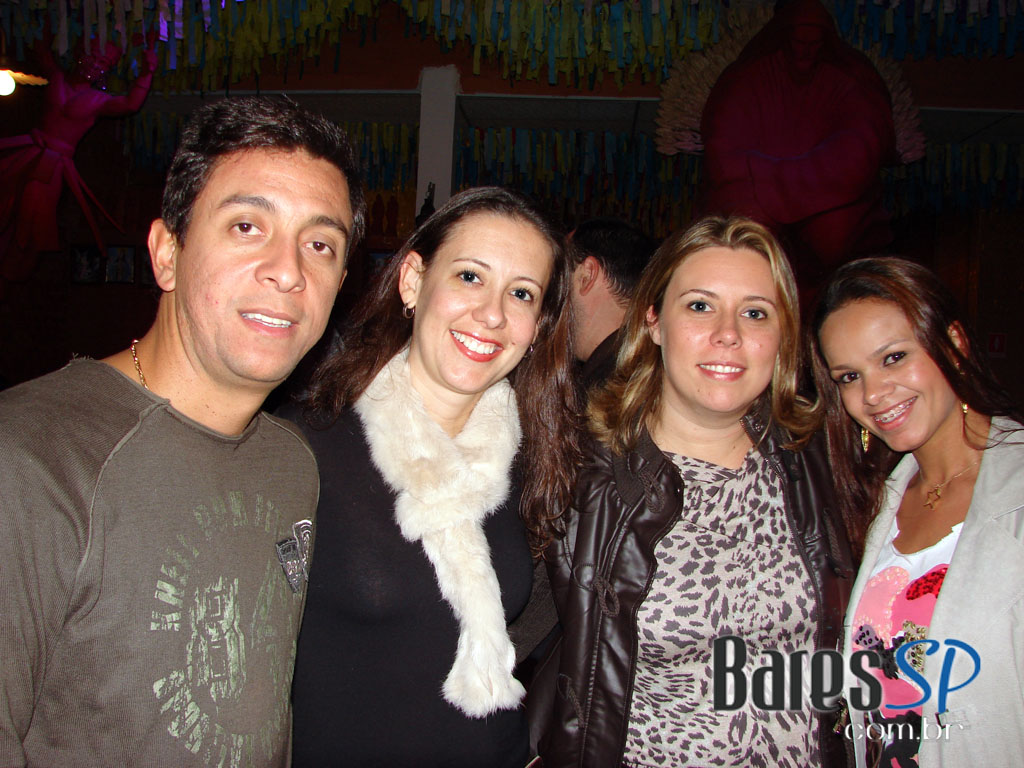 Templo Bar de Fé abriu suas portas com show de Guga Stroeter & Heartbreakers Templo Bar de Fé abriu suas portas com show de Guga Stroeter & Heartbreakers