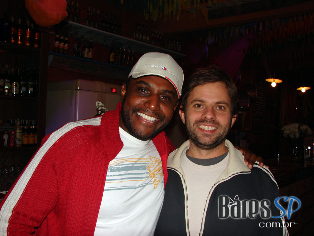 Templo Bar de Fé abriu suas portas com show de Guga Stroeter & Heartbreakers Templo Bar de Fé abriu suas portas com show de Guga Stroeter & Heartbreakers