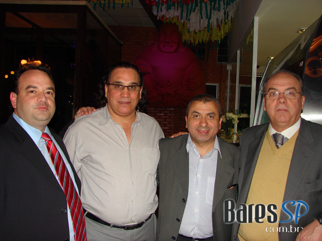 Templo Bar de Fé abriu suas portas com show de Guga Stroeter & Heartbreakers Templo Bar de Fé abriu suas portas com show de Guga Stroeter & Heartbreakers