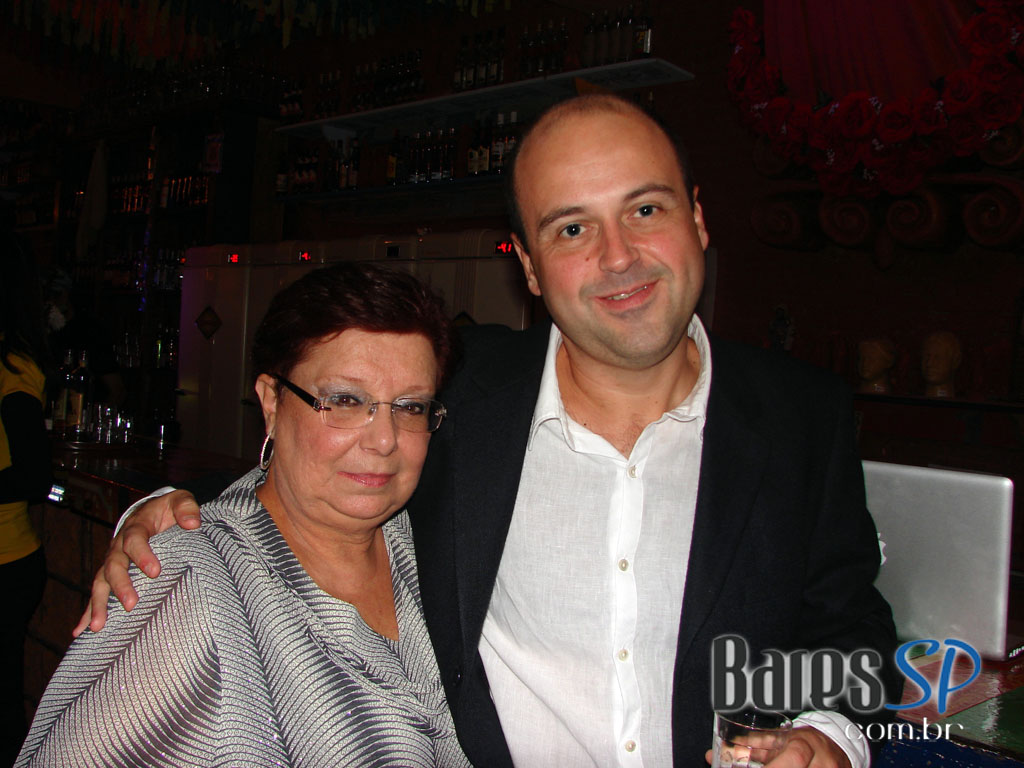 Templo Bar de Fé abriu suas portas com show de Guga Stroeter & Heartbreakers Templo Bar de Fé abriu suas portas com show de Guga Stroeter & Heartbreakers