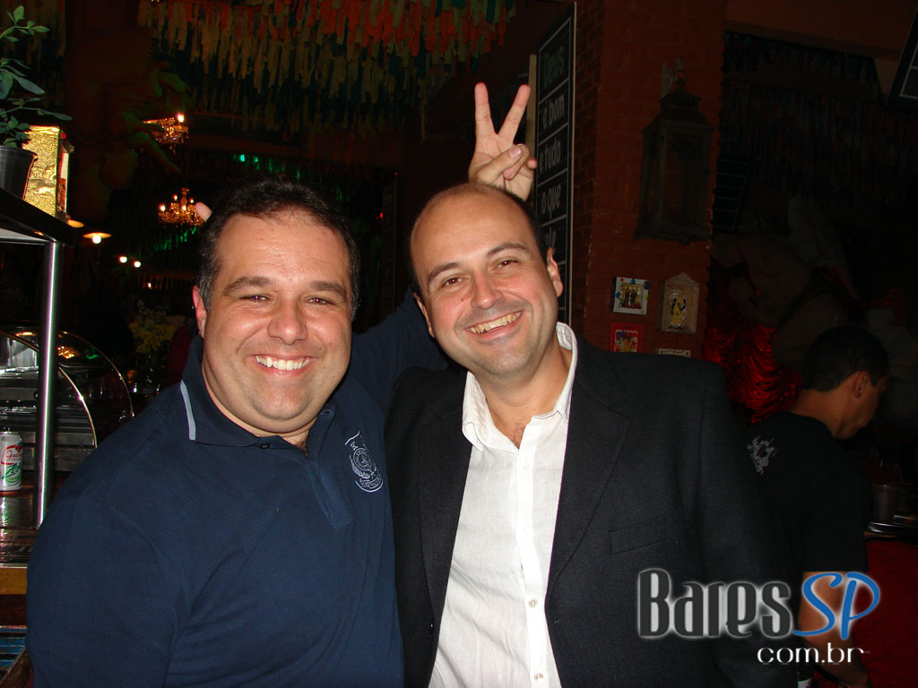 Templo Bar de Fé abriu suas portas com show de Guga Stroeter & Heartbreakers Templo Bar de Fé abriu suas portas com show de Guga Stroeter & Heartbreakers