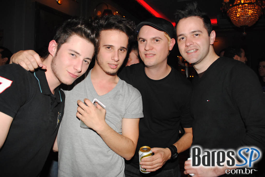 The Society toca love songs no Dia dos Namorados The Society toca love songs no Dia dos Namorados