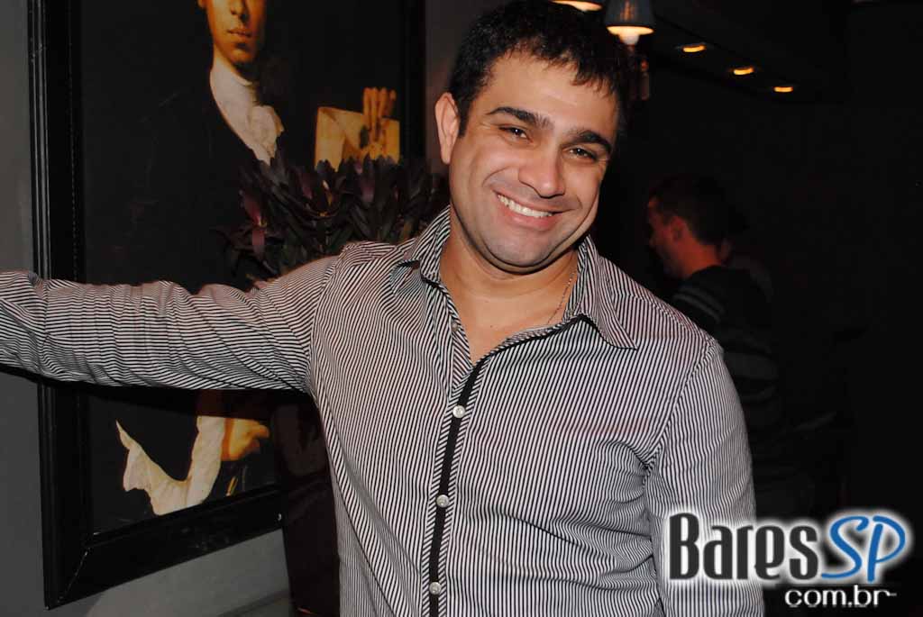 The Society toca love songs no Dia dos Namorados The Society toca love songs no Dia dos Namorados