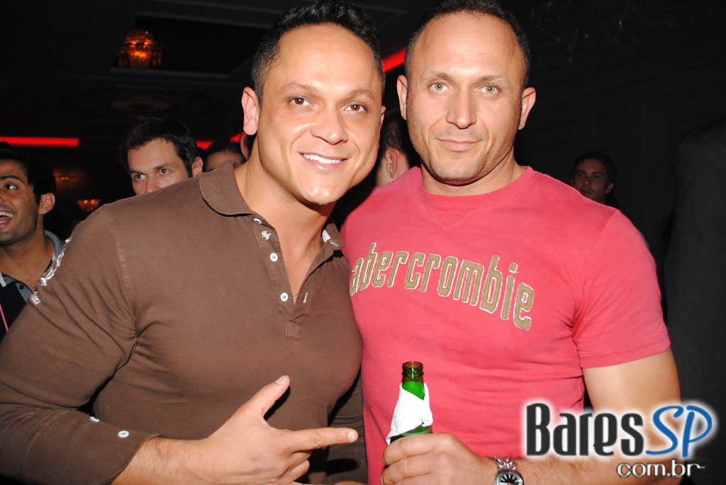 The Society toca love songs no Dia dos Namorados The Society toca love songs no Dia dos Namorados