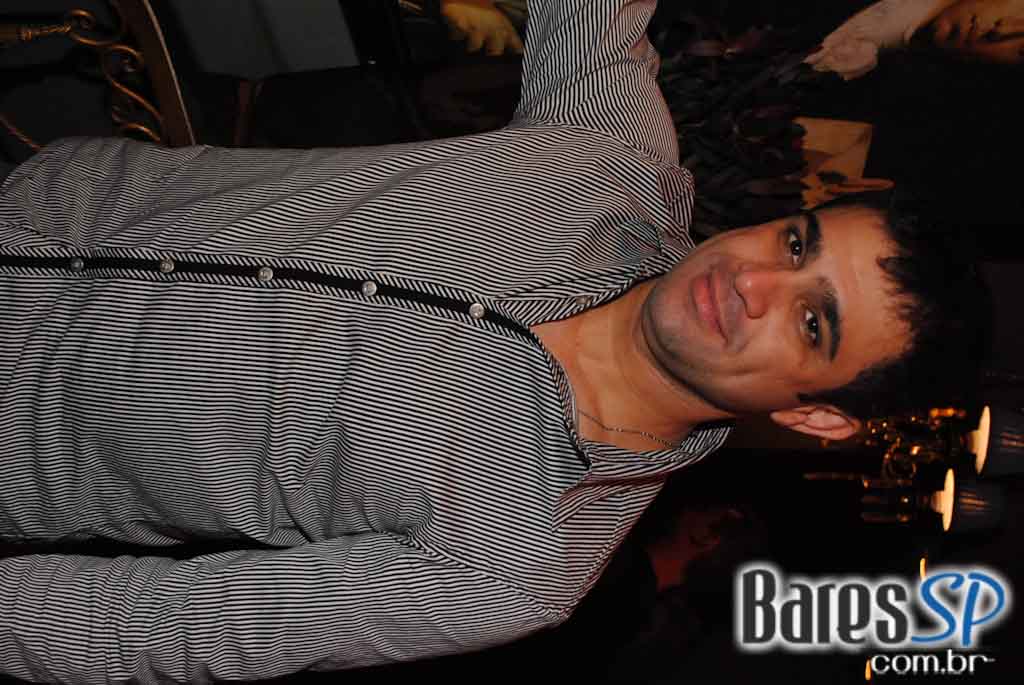 The Society toca love songs no Dia dos Namorados The Society toca love songs no Dia dos Namorados