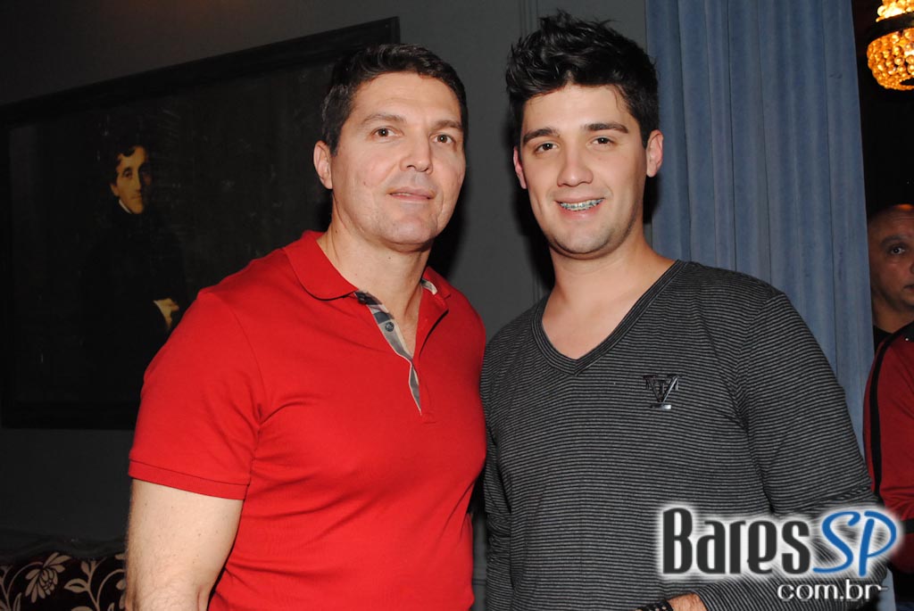 The Society toca love songs no Dia dos Namorados The Society toca love songs no Dia dos Namorados