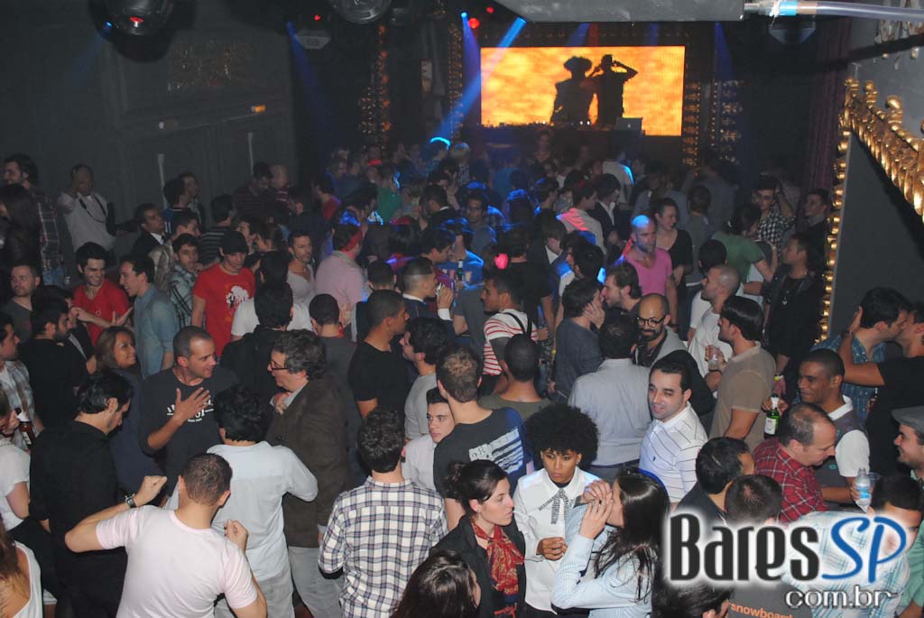 The Society toca love songs no Dia dos Namorados The Society toca love songs no Dia dos Namorados