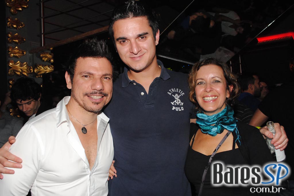 The Society toca love songs no Dia dos Namorados The Society toca love songs no Dia dos Namorados