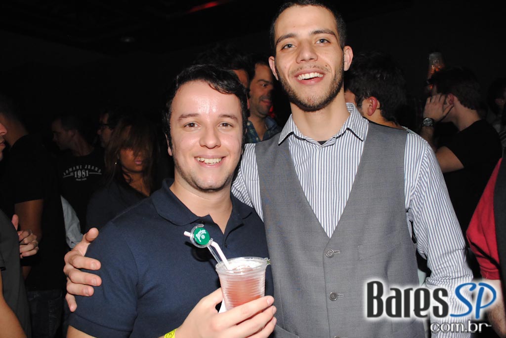 The Society toca love songs no Dia dos Namorados The Society toca love songs no Dia dos Namorados