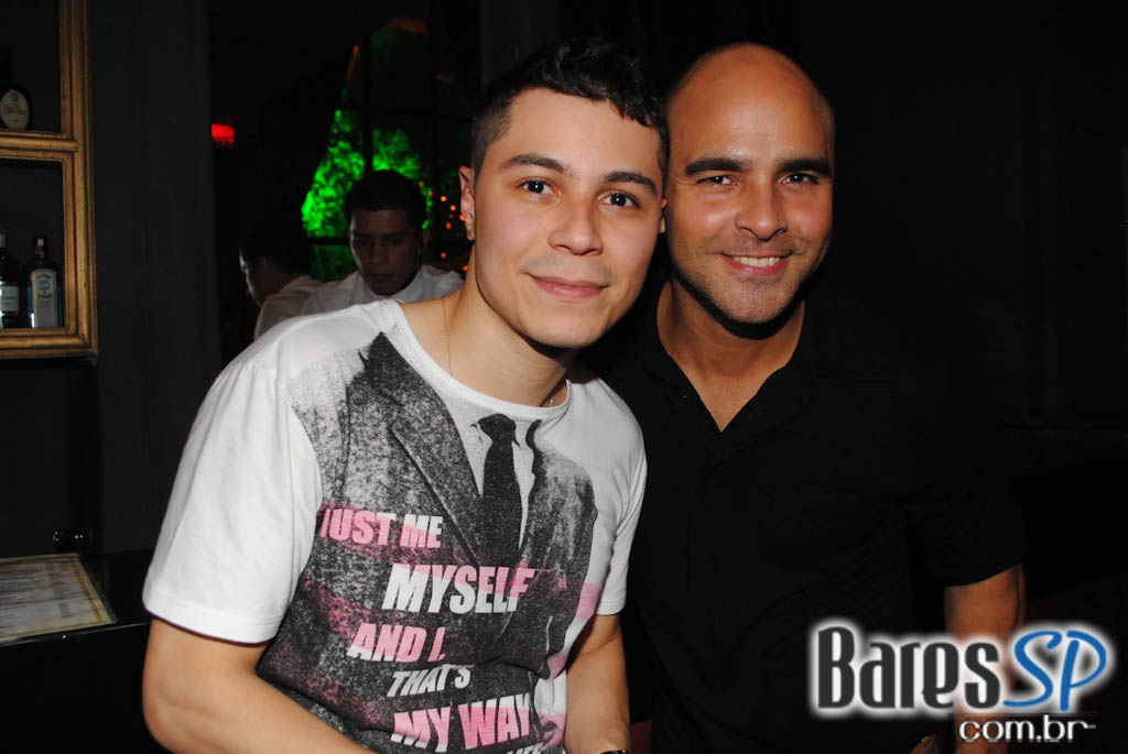 The Society toca love songs no Dia dos Namorados The Society toca love songs no Dia dos Namorados