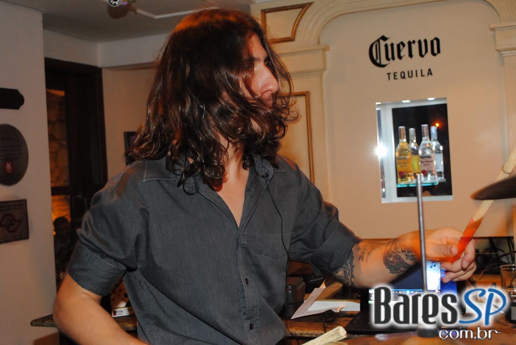 Dona Flor encerrou programação musical de junho com show da Rock Channel Dona Flor encerrou programação musical de junho com show da Rock Channel