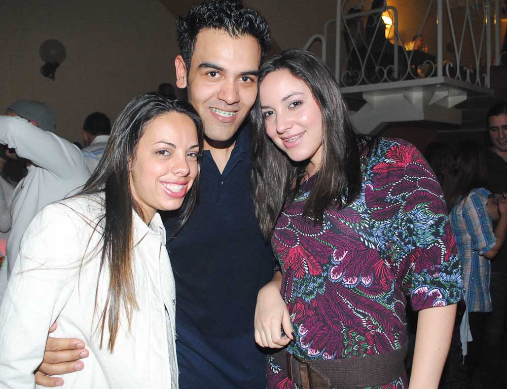 Feijoada, pagode e sertanejo no sábado do Santa Olívia Feijoada, pagode e sertanejo no sábado do Santa Olívia