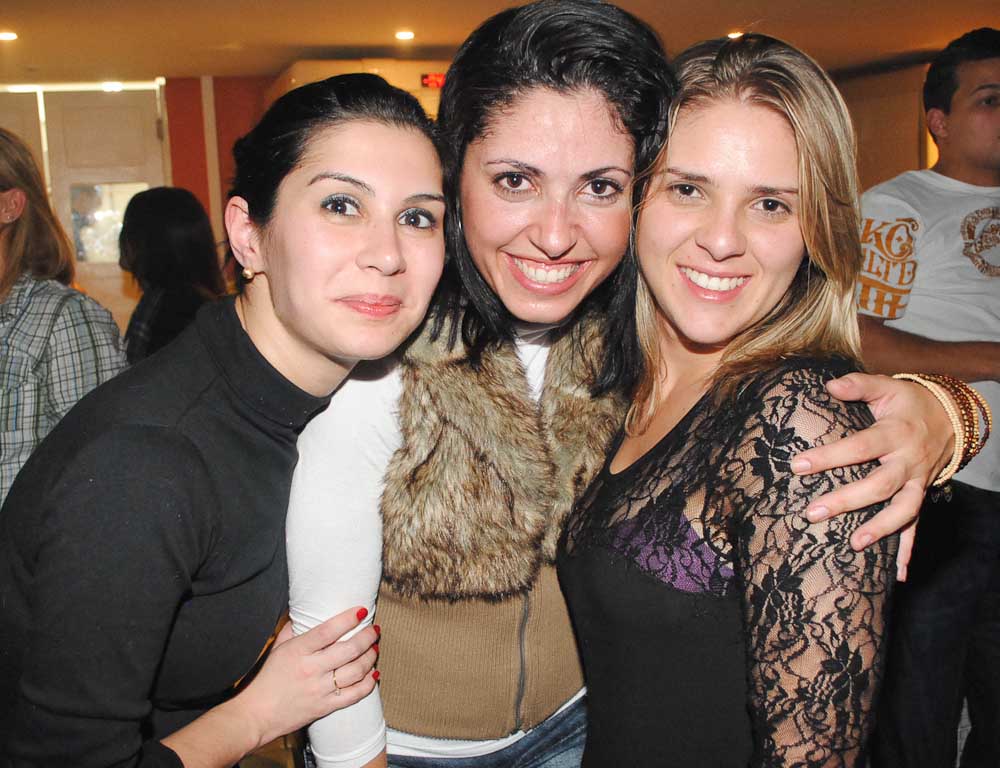 Feijoada, pagode e sertanejo no sábado do Santa Olívia Feijoada, pagode e sertanejo no sábado do Santa Olívia