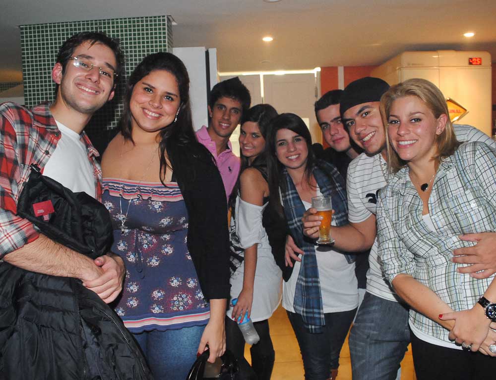 Feijoada, pagode e sertanejo no sábado do Santa Olívia Feijoada, pagode e sertanejo no sábado do Santa Olívia