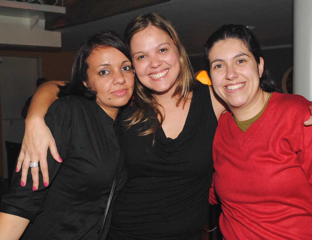 Feijoada, pagode e sertanejo no sábado do Santa Olívia Feijoada, pagode e sertanejo no sábado do Santa Olívia