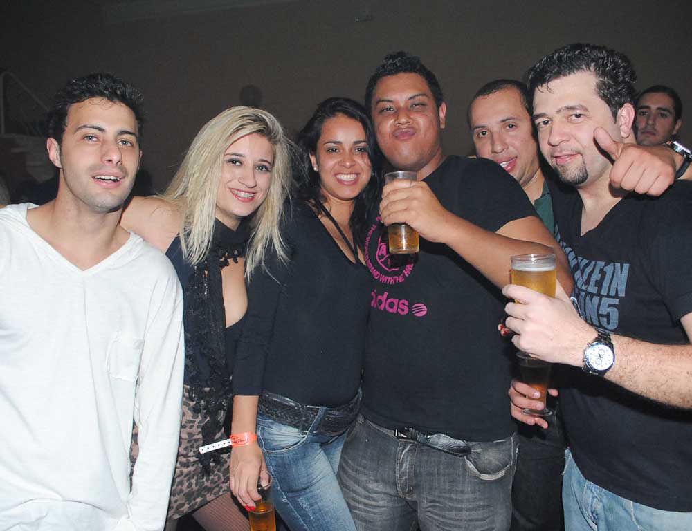 Feijoada, pagode e sertanejo no sábado do Santa Olívia Feijoada, pagode e sertanejo no sábado do Santa Olívia