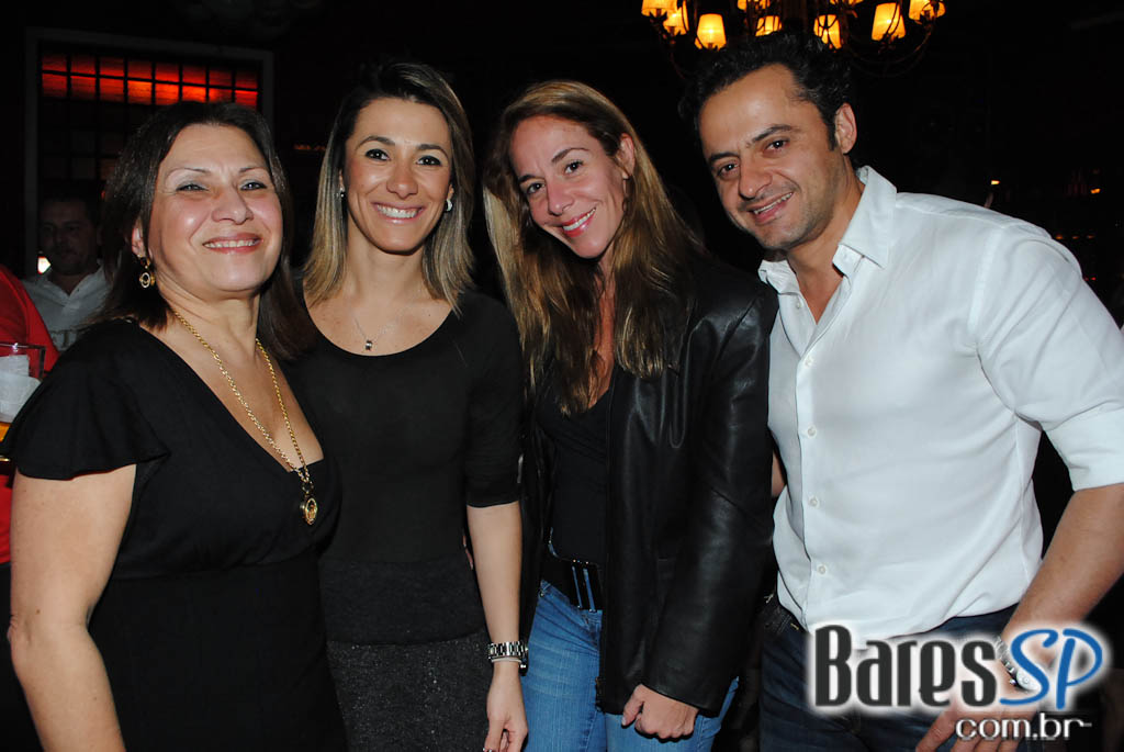 A Marcenaria comemorou 9 anos com shows de Roger, Maurício Gasperini e Suzy Bastos A Marcenaria comemorou 9 anos com shows de Roger, Maurício Gasperini e Suzy Bastos