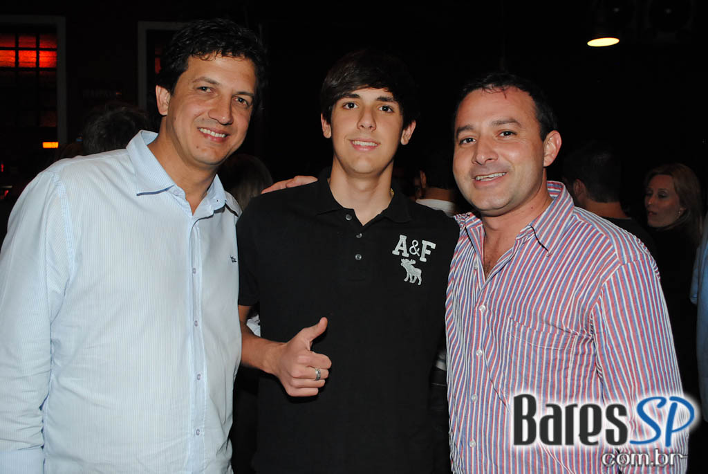 A Marcenaria comemorou 9 anos com shows de Roger, Maurício Gasperini e Suzy Bastos A Marcenaria comemorou 9 anos com shows de Roger, Maurício Gasperini e Suzy Bastos