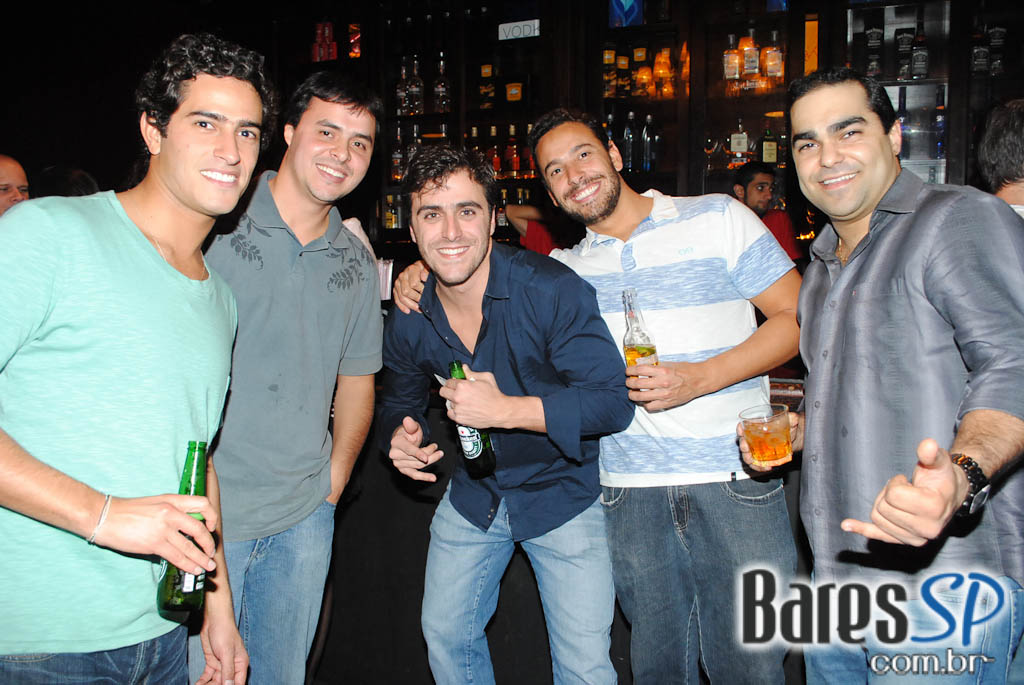 A Marcenaria comemorou 9 anos com shows de Roger, Maurício Gasperini e Suzy Bastos A Marcenaria comemorou 9 anos com shows de Roger, Maurício Gasperini e Suzy Bastos