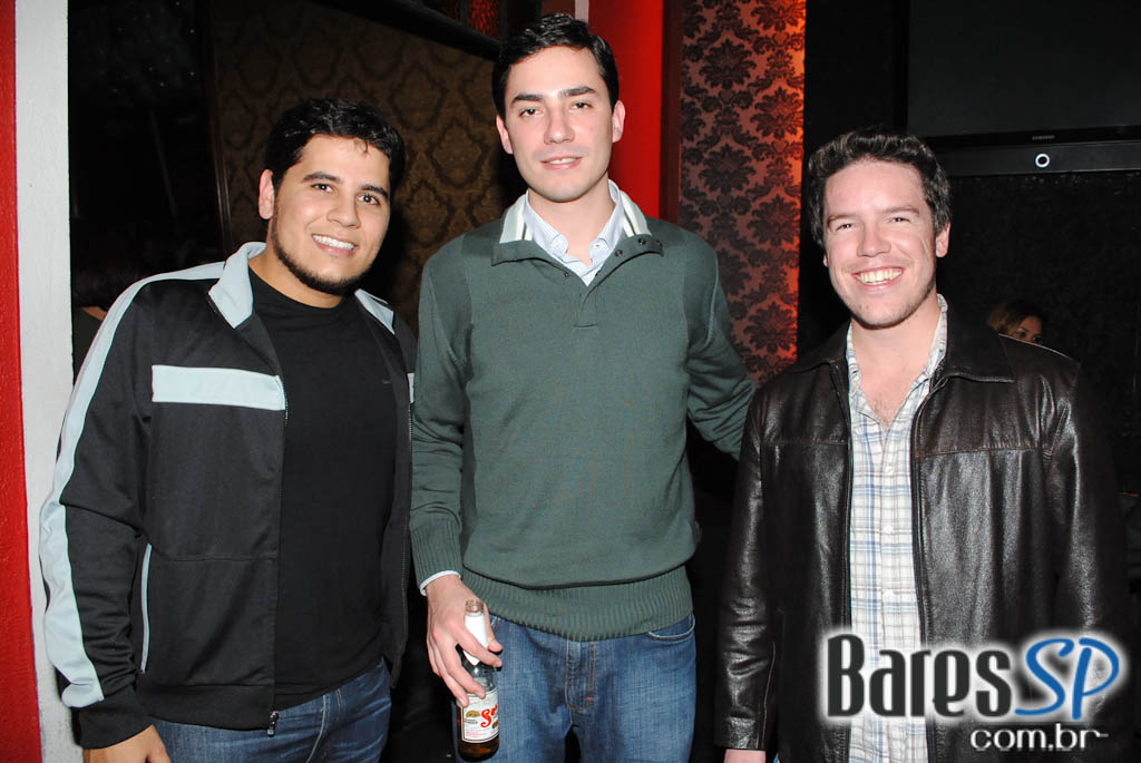 A Marcenaria comemorou 9 anos com shows de Roger, Maurício Gasperini e Suzy Bastos A Marcenaria comemorou 9 anos com shows de Roger, Maurício Gasperini e Suzy Bastos