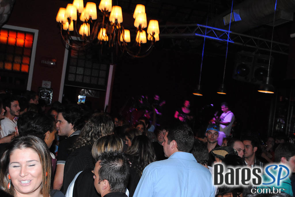 A Marcenaria comemorou 9 anos com shows de Roger, Maurício Gasperini e Suzy Bastos A Marcenaria comemorou 9 anos com shows de Roger, Maurício Gasperini e Suzy Bastos