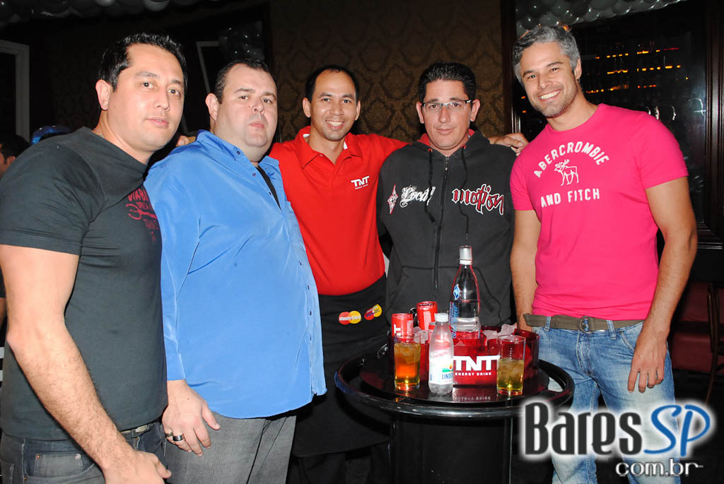 A Marcenaria comemorou 9 anos com shows de Roger, Maurício Gasperini e Suzy Bastos A Marcenaria comemorou 9 anos com shows de Roger, Maurício Gasperini e Suzy Bastos